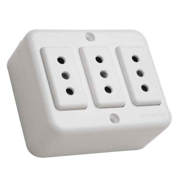 Enchufe Triple Sobrepuesto 10A 250V STANFORD